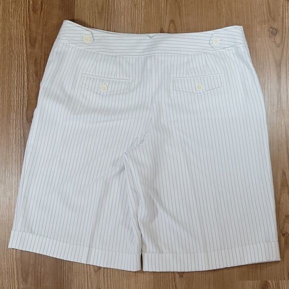 🔹️Apt 9 White Pinstripe Ava Cuffed Dressy Shorts Size 14 - Picture 2 of 9